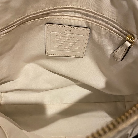 Coach - Picture 4 of 5